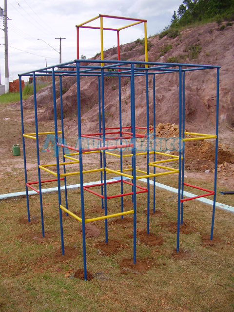 Gaiola Labirinto de Ferro Para Playground | Playgrounds de Ferro